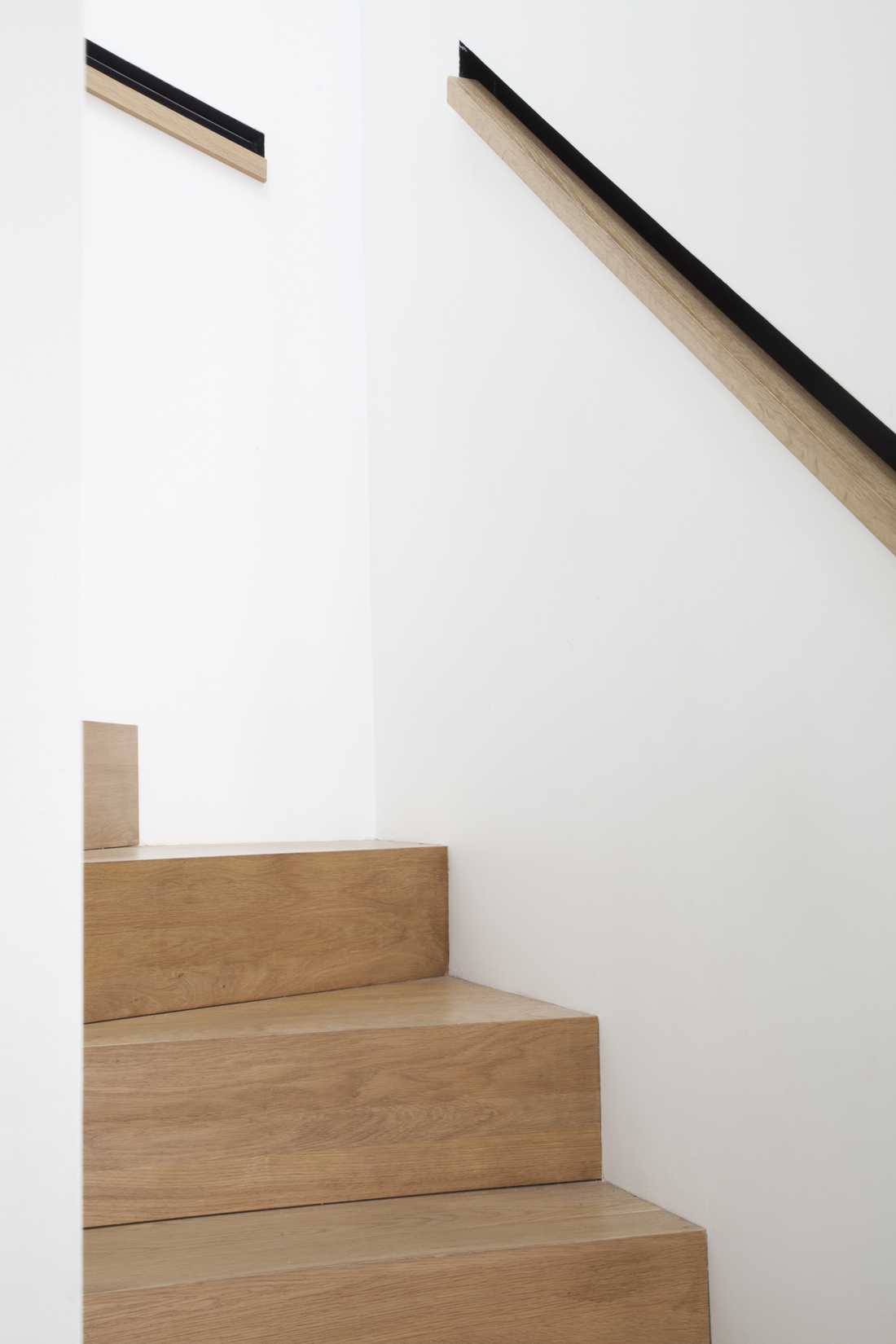 Détail de l'escalier réalisé sur mesure par un architecte à Nantes